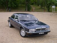 Daimler XJ40 Sedan