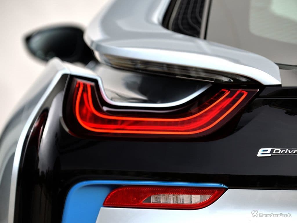 Bmw I8 I 1 5 At 231 Hp Awd Specifications And Technical